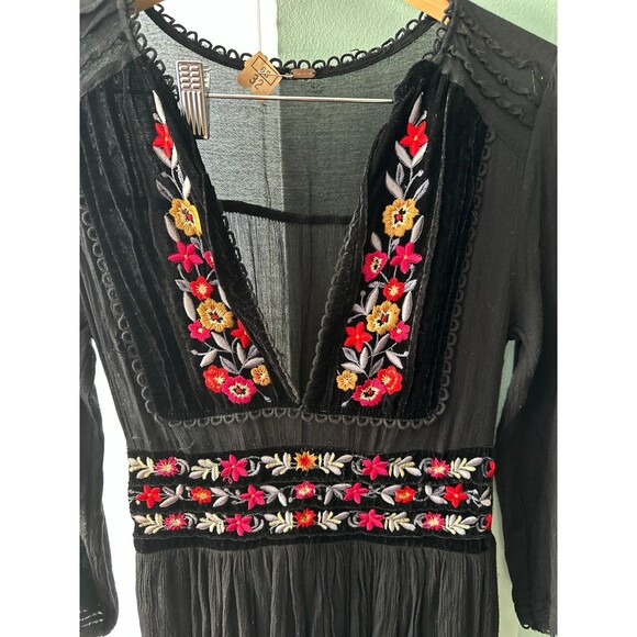 Free People Long Dress Black Embroidered Floral Boho Sleeve Peasant Side Split - Picture 2 of 5